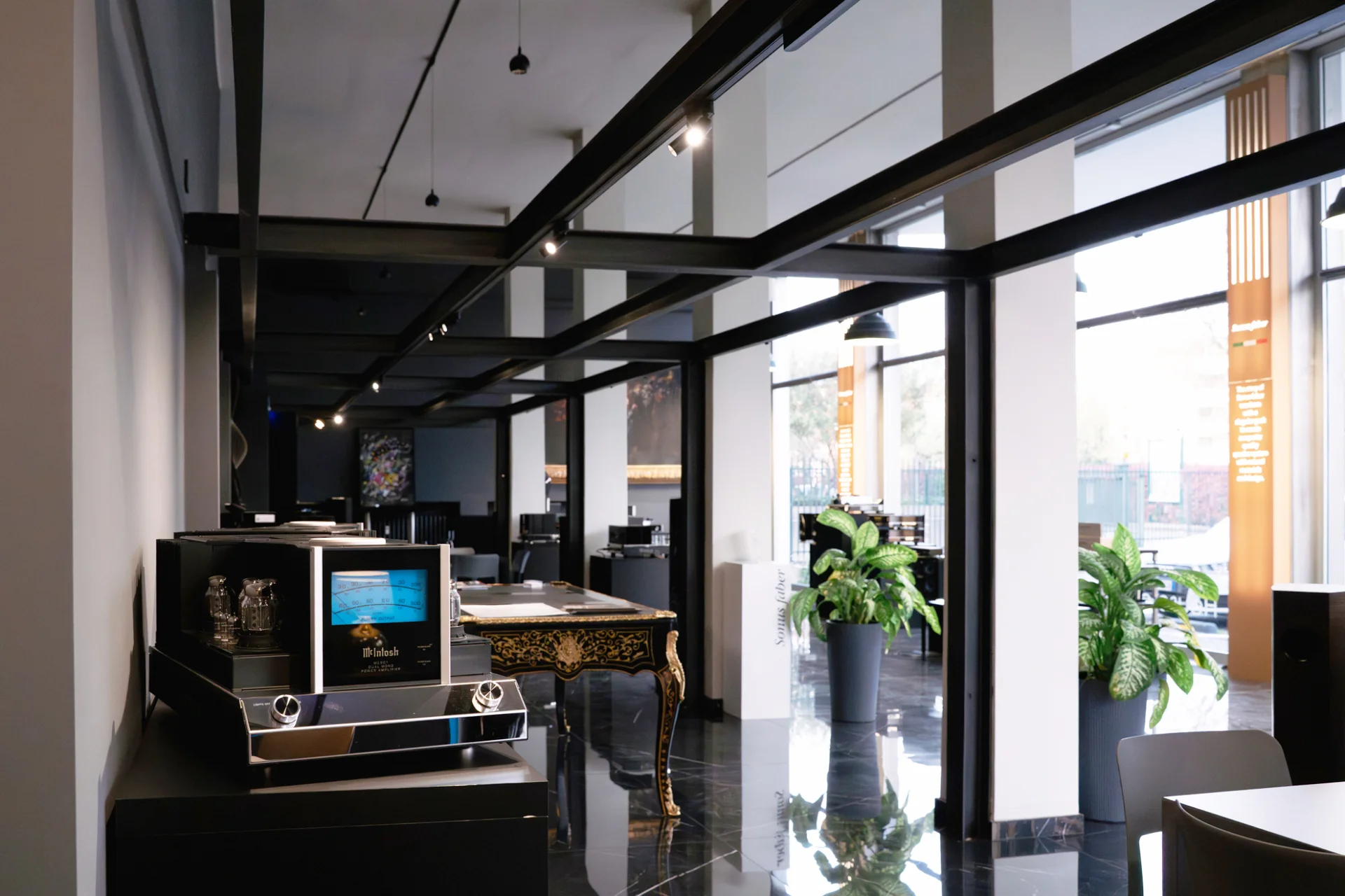 Rara installazione McIntosh, Lissone